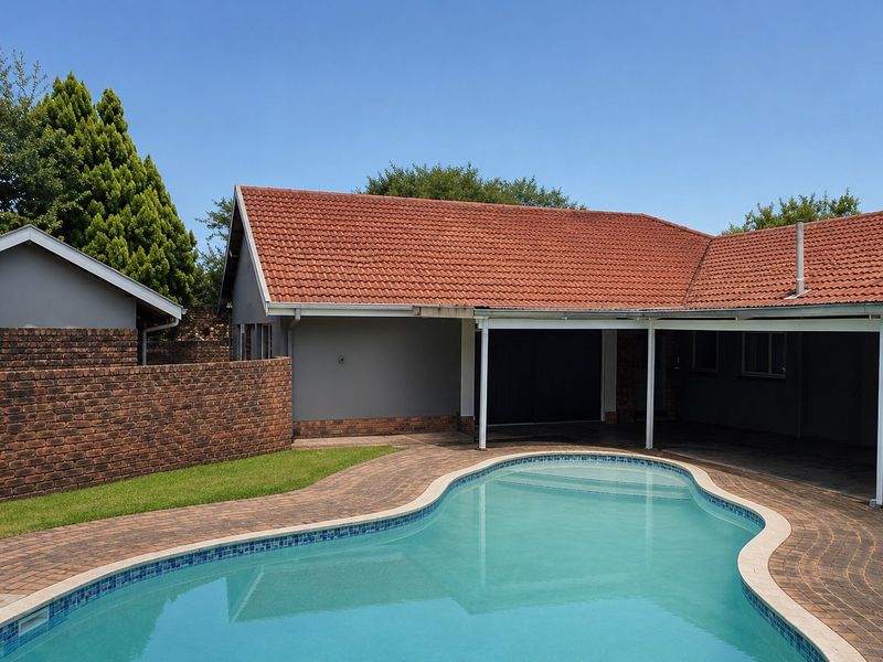 4 BEDROOM TOWNHOUSE IN WILKOPPIES - Photo 5