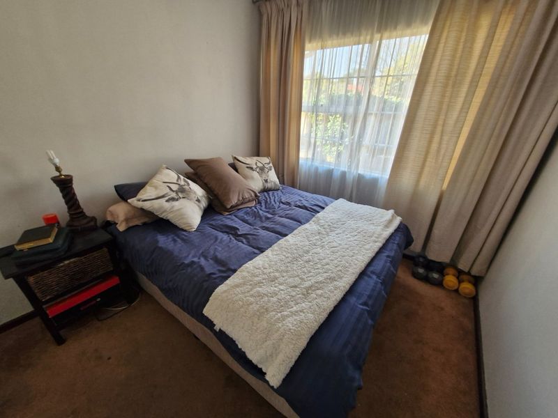  Modern Contemporary ,,,,,,,,,, 2 Bedrooms ,,1 Bathrooms,,  1 Lock Garage,, Private Garden, Staff Quarters ,, Pet Friendly  Townhouse  - Photo 9