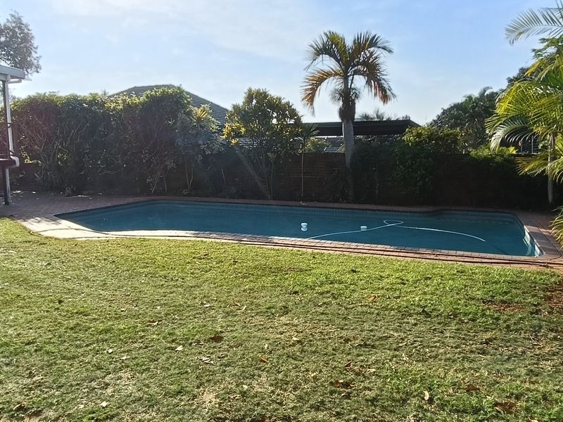 To let in Athlone, a spacious, double storey, pet friendly family home with pool. - Photo 3