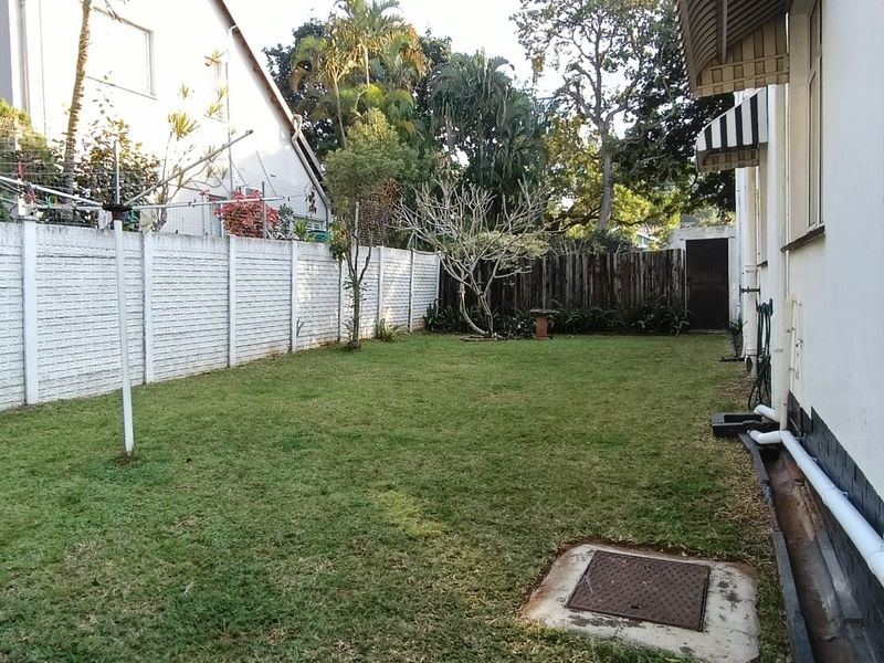 To let in Athlone, a spacious, double storey, pet friendly family home with pool. - Photo 6