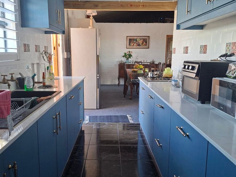 Exceptional Off-Grid Lifestyle Farm on 18 Hectares in Hartebeesfontein - Photo 9