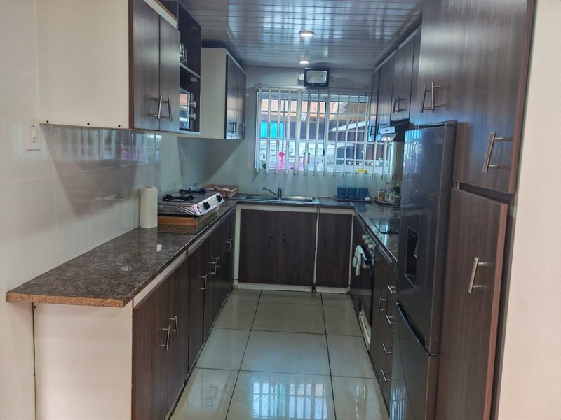 Spacious 2-Bedroom Maisonette with Entertainment Area and Secure Parking – Salberau, Elsies River - Photo 3