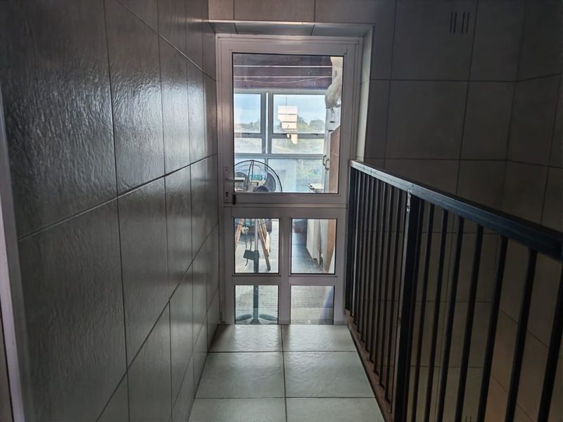 Spacious 2-Bedroom Maisonette with Entertainment Area and Secure Parking – Salberau, Elsies River - Photo 10