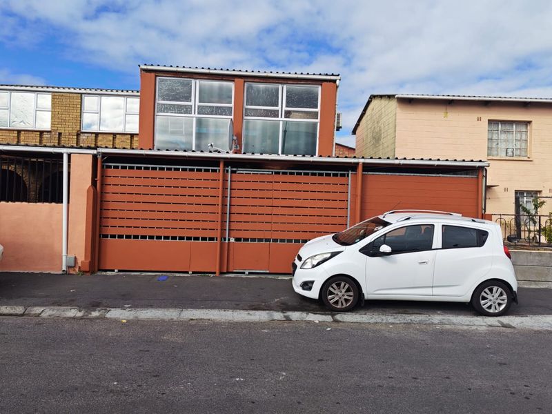 Spacious 2-Bedroom Maisonette with Entertainment Area and Secure Parking – Salberau, Elsies River - Photo 1