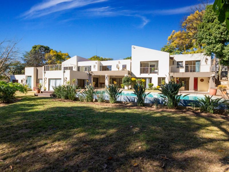 Spacious Family Home with Exceptional Potential in the Heart of Bryanston... - Photo 3
