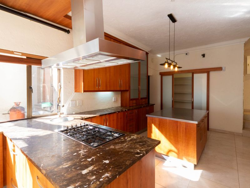 Spacious Family Home with Exceptional Potential in the Heart of Bryanston... - Photo 6