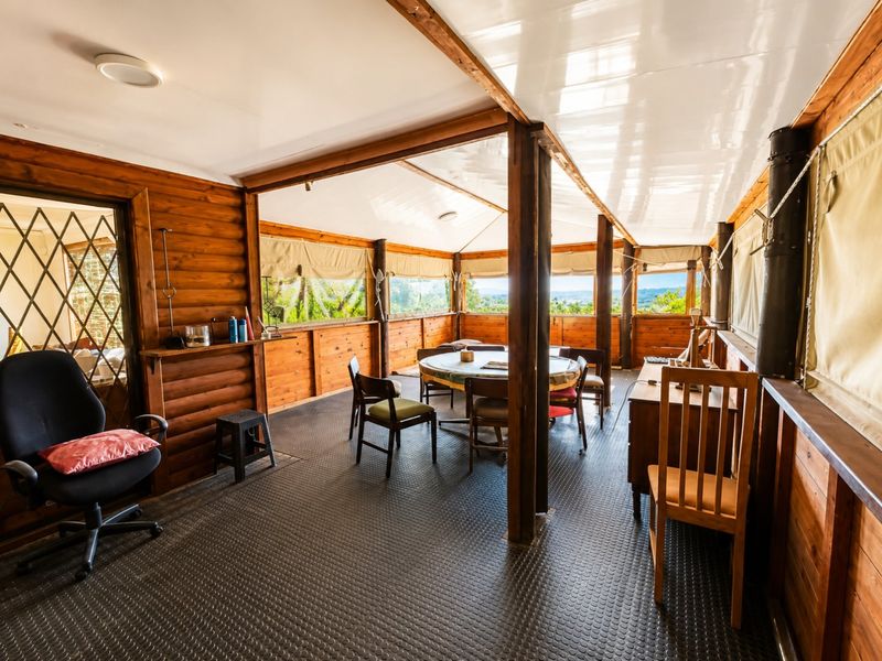 2-bedroom log cabin situated on a farm in the Beynespoort area, - Photo 4