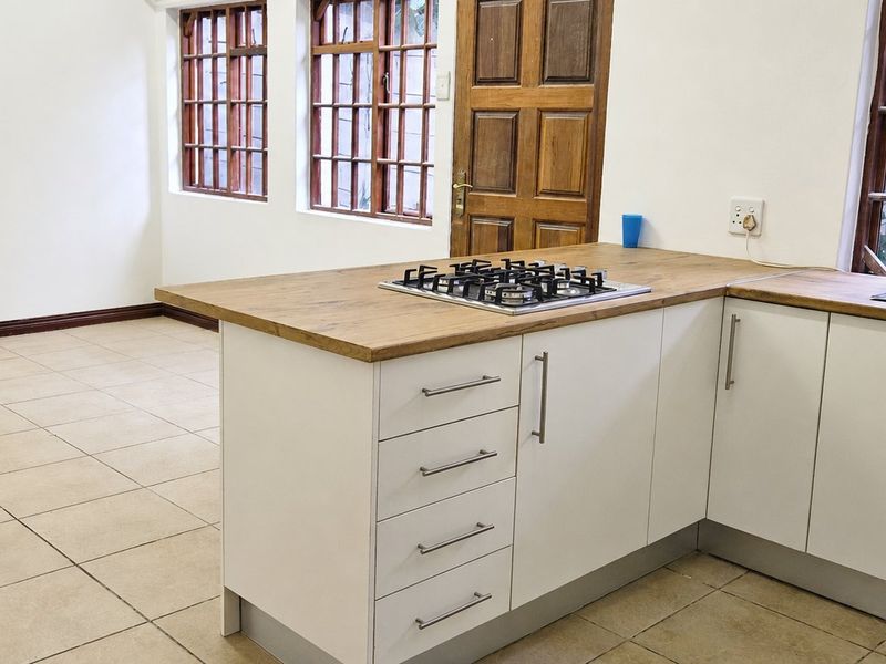 50/150 Mbps uncapped fibre internet Included!!!   1-Bedroom Cottage to rent Pool & Entertainment Area!!! - Photo 1