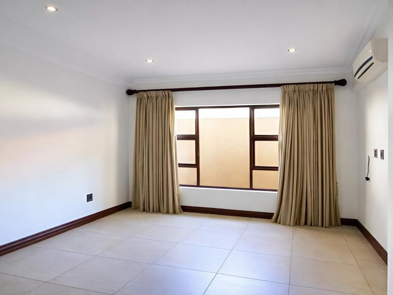 5 Bedroom House for Sale in Pecanwood Estate - Photo 4