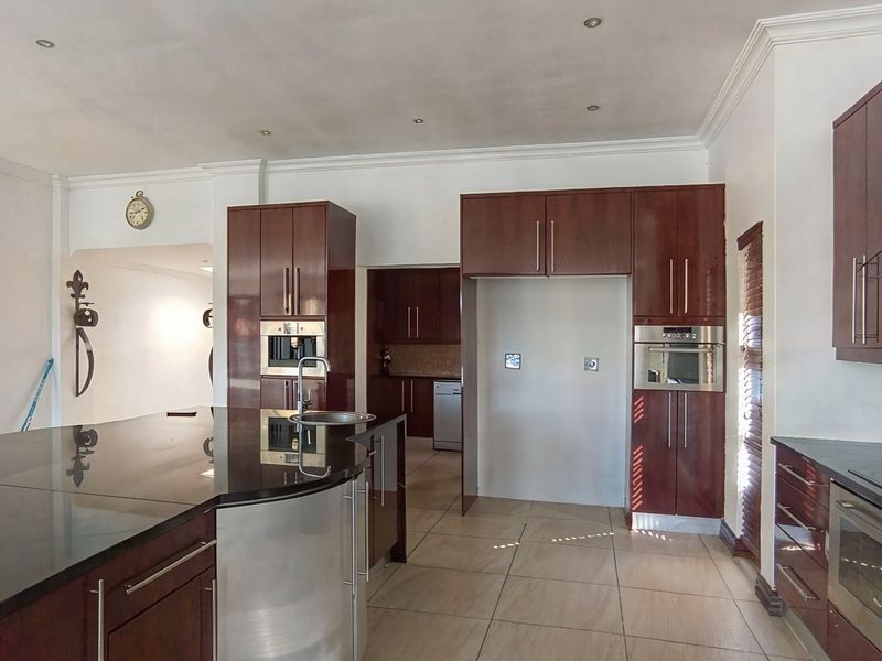 5 Bedroom House for Sale in Pecanwood Estate - Photo 3