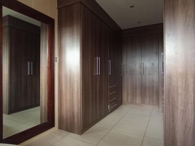 5 Bedroom House for Sale in Pecanwood Estate - Photo 9