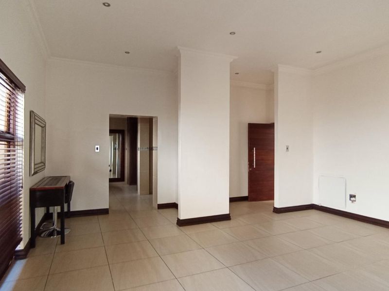 5 Bedroom House for Sale in Pecanwood Estate - Photo 7