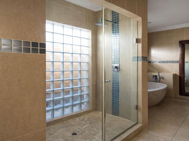 5 Bedroom House for Sale in Pecanwood Estate - Photo 5