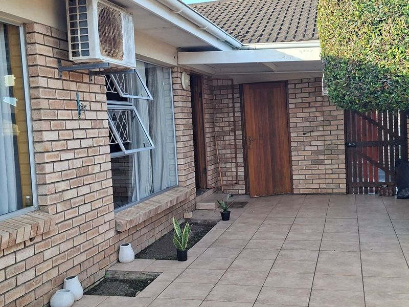 Charming Abbotsford Home with Open Plan Living - Photo 1