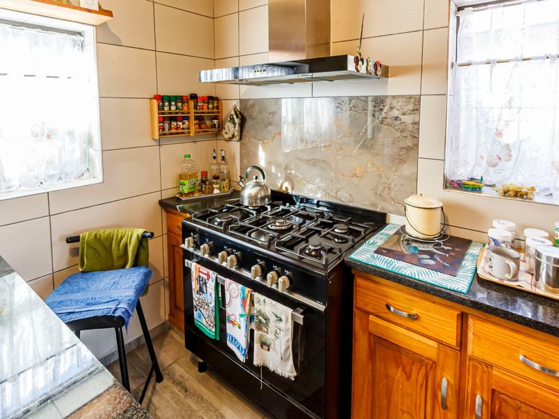 Warm, secure family home in Witpoortjie - Photo 7