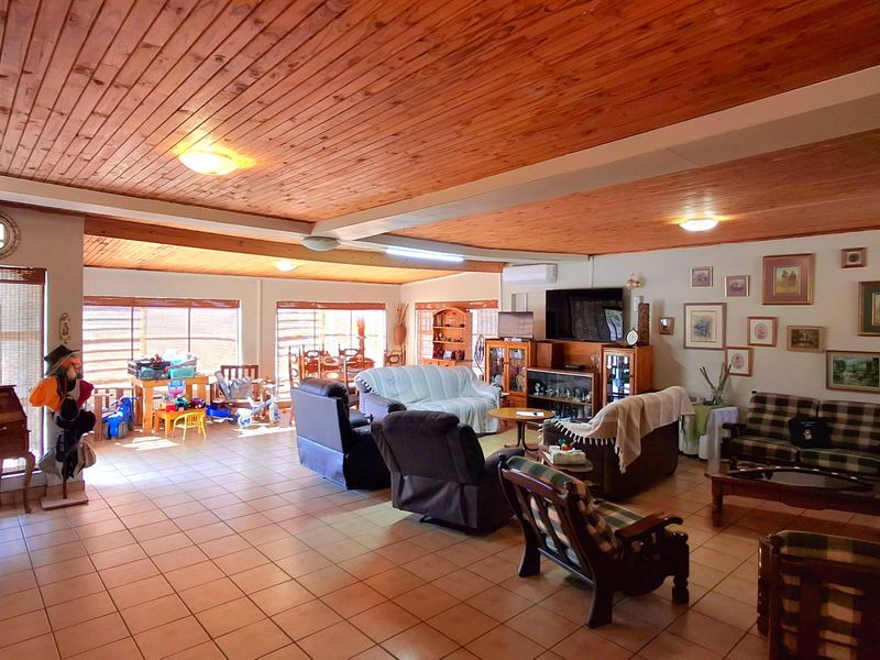 Spacious 4-Bedroom Family Home with Pool, Lapa & Business Potential in Sasolburg - Photo 2