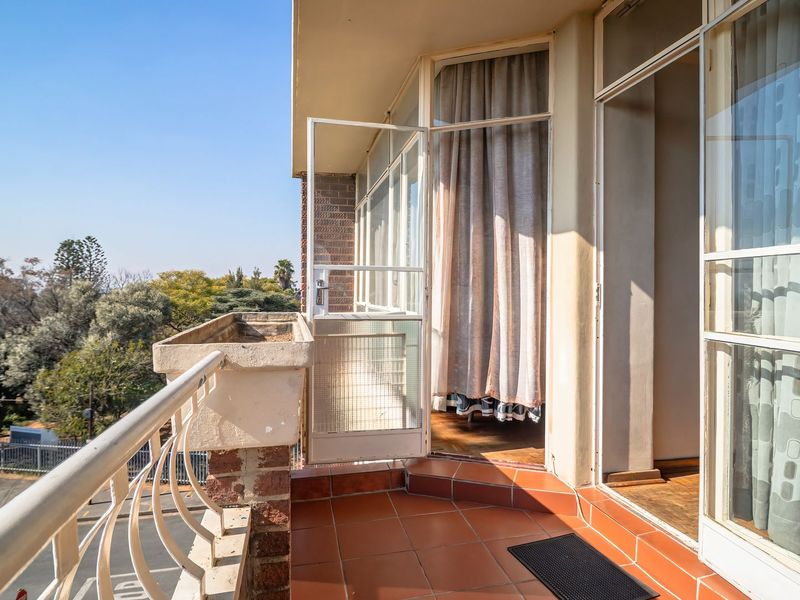 Spacious 3 Bed Flat in Michaelangelo-Gresswold - Photo 2
