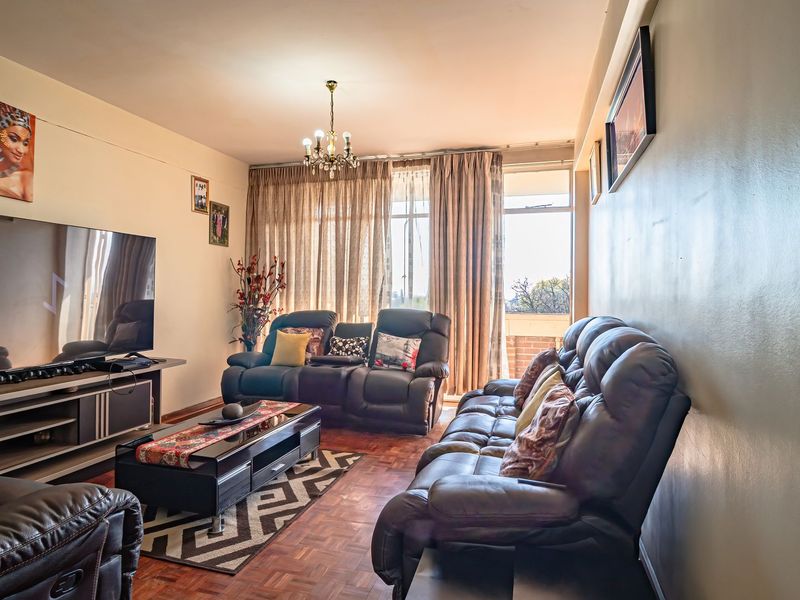 Spacious 3 Bed Flat in Michaelangelo-Gresswold - Photo 8