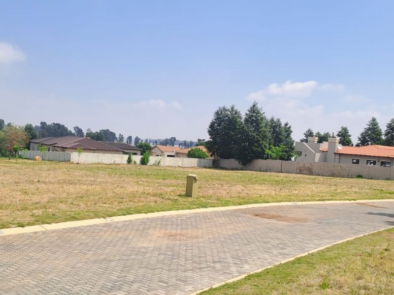 Secure Lifestyle Estate, Build Your Dream Home - Photo 3