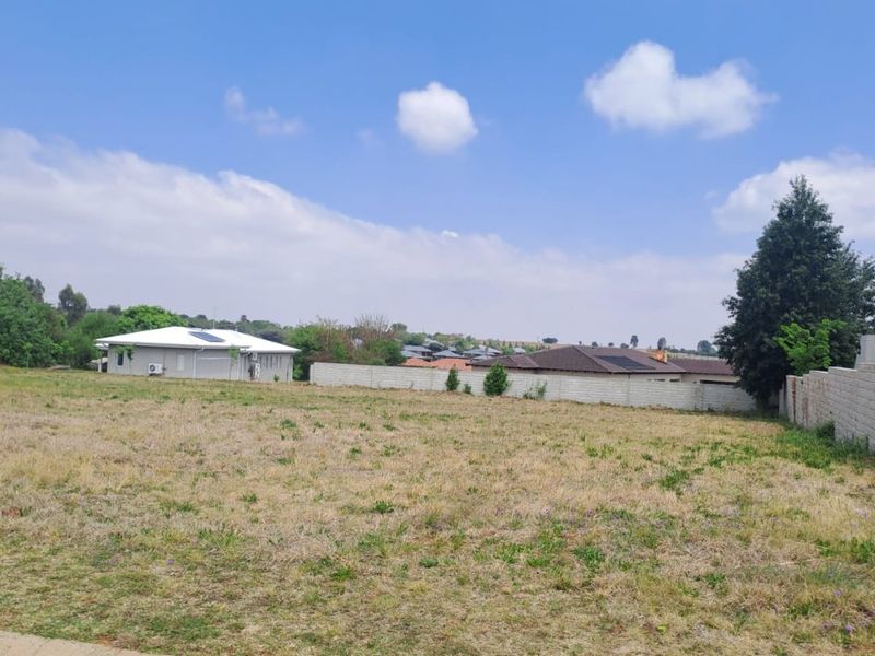 Secure Lifestyle Estate, Build Your Dream Home - Photo 2