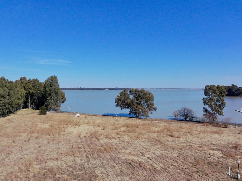 Unlock the Potential of This Exceptional Waterfront Opportunity - Photo 3