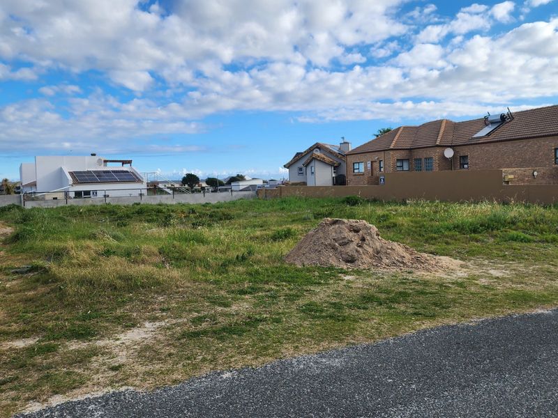 Vacant land for sale in the Heart of Perlemoenbaai - with partial sea views. - Photo 4