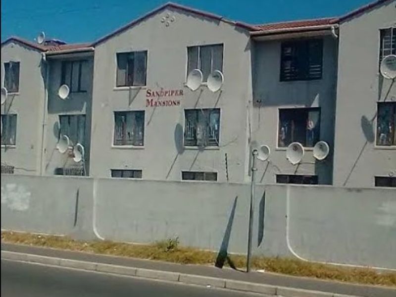 Two Bedroom Apartment For Sale in Grassy Park - Photo 6