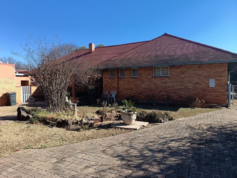 3 Bedroom house for sale in Stilfontein - Photo 2