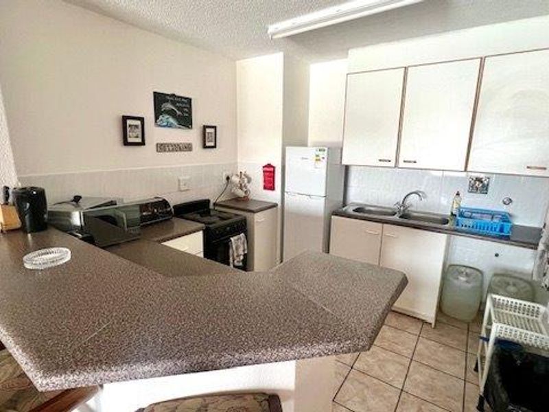 3 Bedroom Beachfront Apartment On Uvongo Beach  - Photo 4