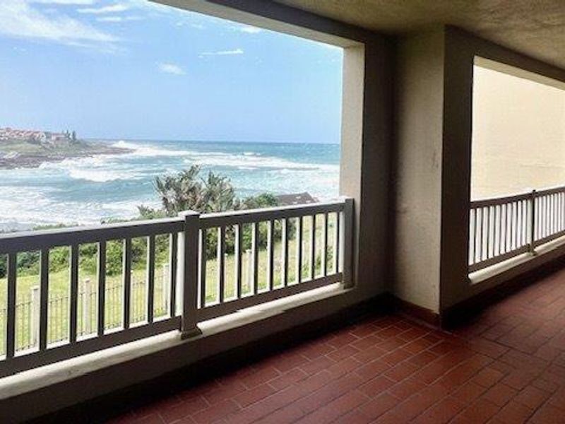 3 Bedroom Beachfront Apartment On Uvongo Beach  - Photo 2
