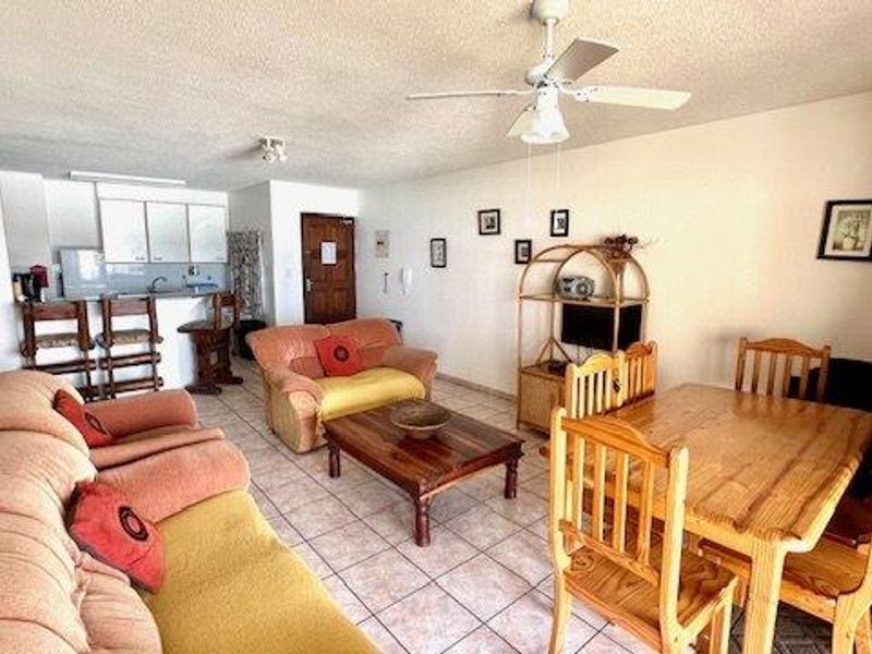 3 Bedroom Beachfront Apartment On Uvongo Beach  - Photo 8