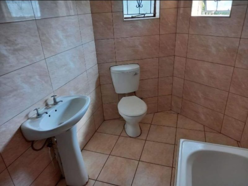 Charming Giyani home with garden and borehole - Photo 4