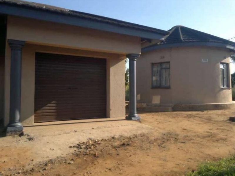 Charming Giyani home with garden and borehole - Photo 1