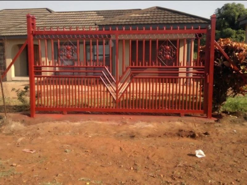 Charming Giyani home with garden and borehole - Photo 2