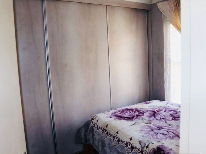 Aureus Charm: Cozy 2 Bed Home with Fibre - Photo 10