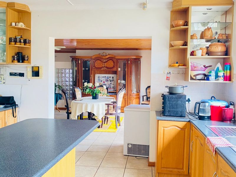 Family friendly home with pool in Winterhoek Park - Photo 6
