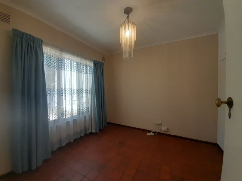 SPACIOUS FAMILY HOME. - Photo 8