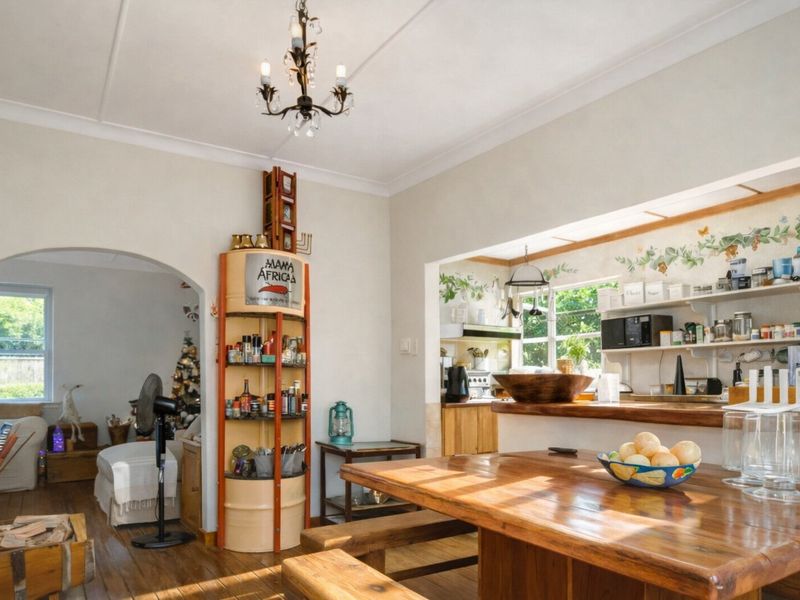 MUCH LOVED OLDER FAMILY HOME. - Photo 7