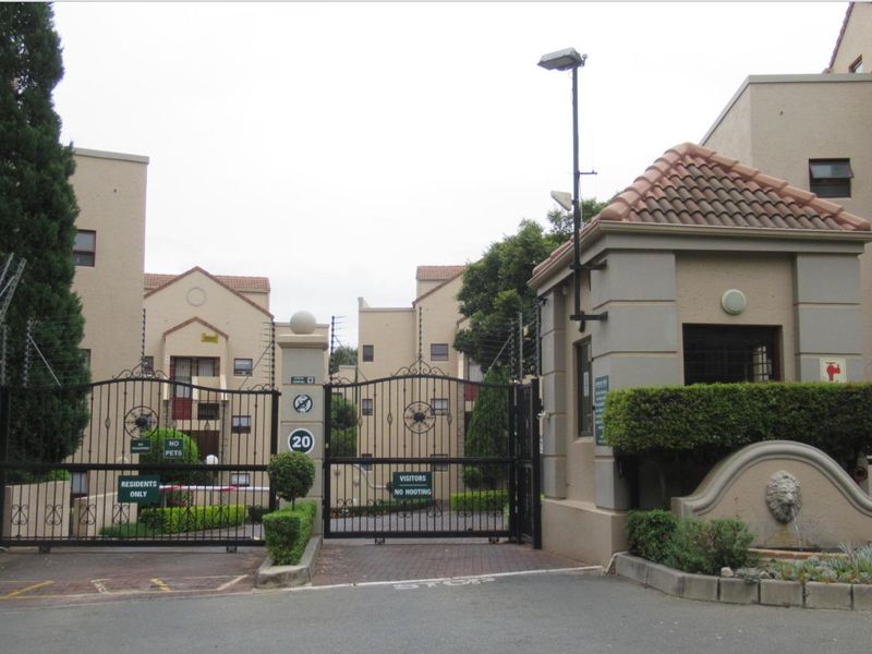 2 Bedroom Apartment / Flat for Sale in Sunninghill - Photo 6