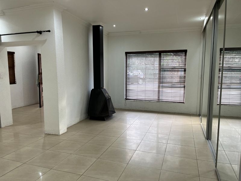 Spacious Family Home with Flatlet & Impressive Extras - Photo 5