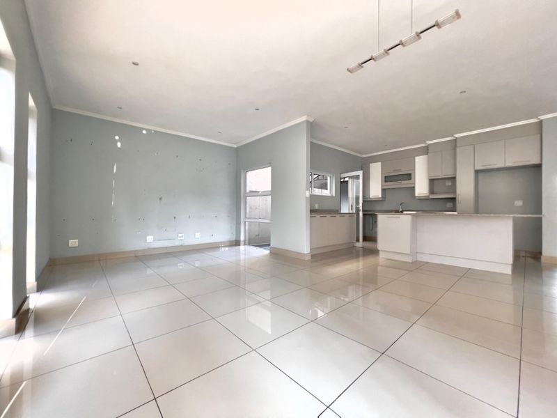 Sophisticated Double-Story with Backup Power – Bryanston Drive - Photo 5