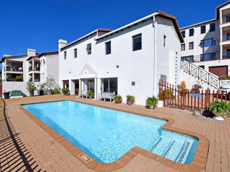 Spacious First Floor Apartment with Panoramic Views - Photo 2