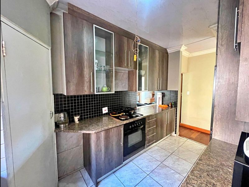 3 Bedroom House for Sale in The Reeds - Photo 3