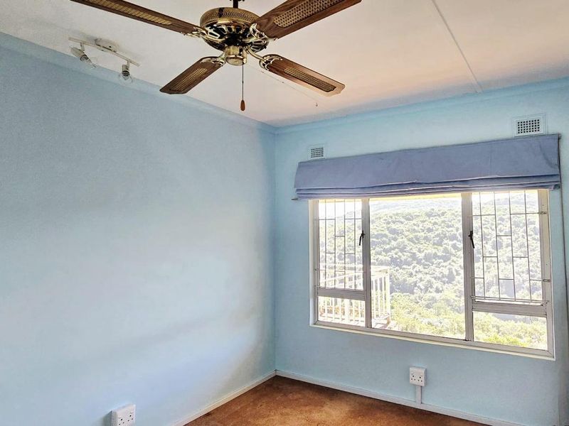 Well Maintained, Spacious Three bed, Two bath family home in Queensburgh - Photo 6
