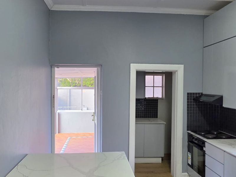 3 Bedroom House with 2-bedroom flatlet in Kenilworth - Photo 10