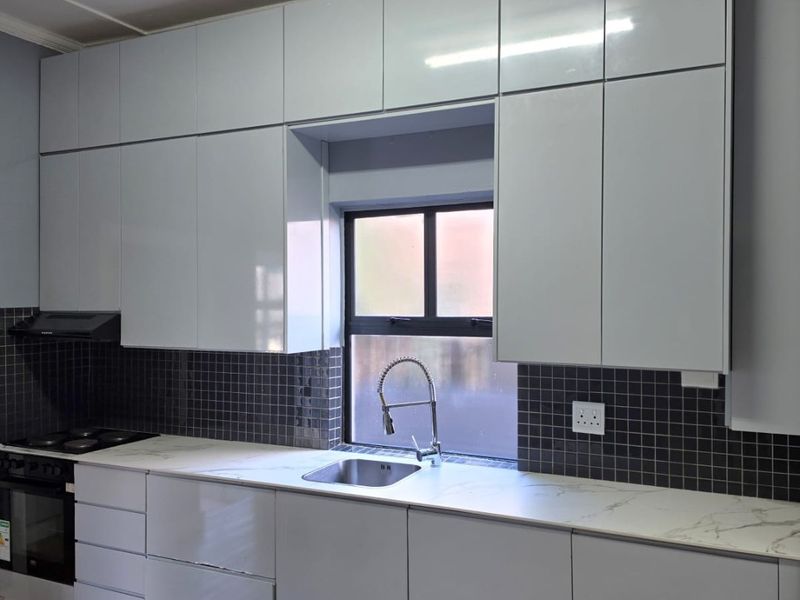 3 Bedroom House with 2-bedroom flatlet in Kenilworth - Photo 9