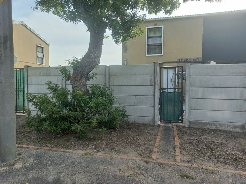 This 3 bedroom semi-detached duplex family home is perfactly located close to all amenities in Belhar - Photo 1