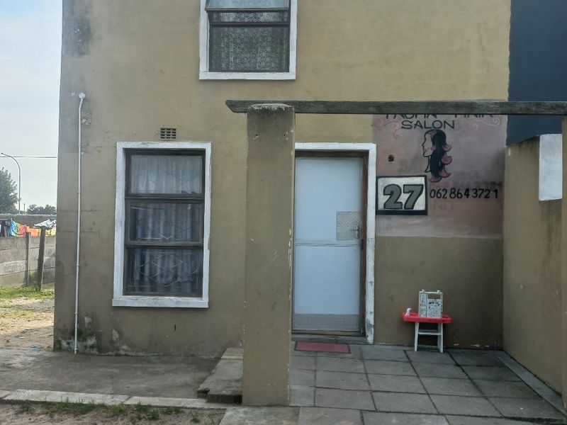 This 3 bedroom semi-detached duplex family home is perfactly located close to all amenities in Belhar - Photo 2
