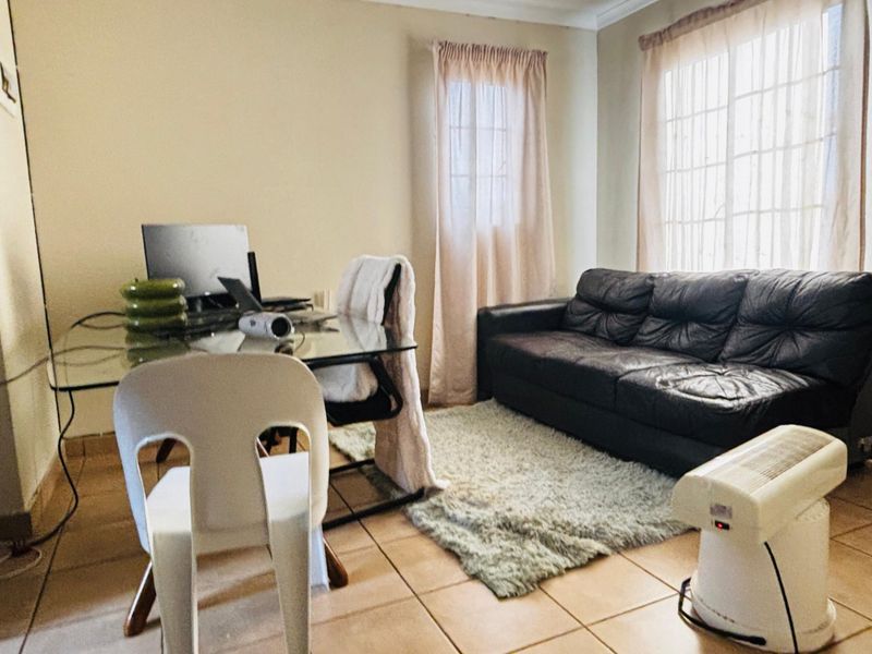 Cosy Alberton home in Sky City living - Photo 4