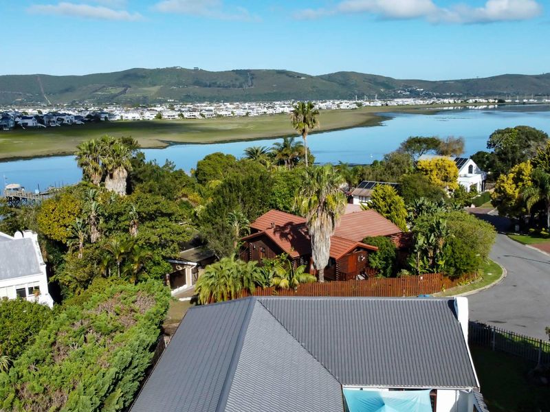 Charming Recently Renovated Knysna Home in Costa Sarda - Photo 3